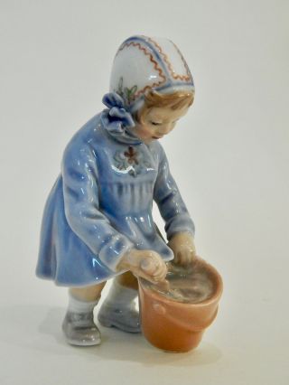 Dahl Jensen Copenhagen Denmark Girl With Bucket Porcelain Figurine 1151