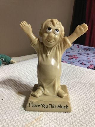 Cool Vintage “i Love You This Much " W.  & R.  Berries Co’s 1970 Sillisculpt Figure