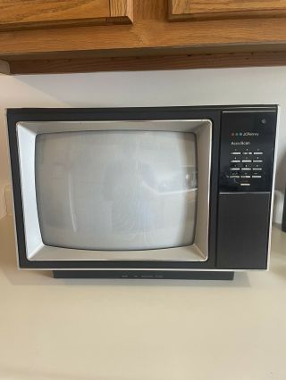 Vintage Jcpenney 13 " Color Television Crt Tv W/ Remote 1980s Retro Gaming