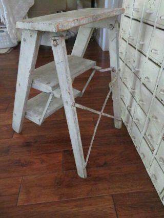 THE BEST Old Vintage WOOD STEP LADDER STEP STOOL Time Worn WHITE Folds Down 3