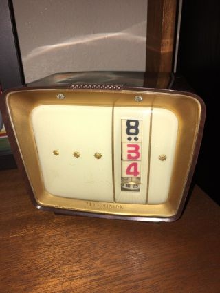 Pennwood Mid Century Modern Numechron Television Tv Clock Model 715