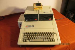 Vintage Apple Ii Iie Computer A2s2064 Keyboard & (2) Disk Drive Ii A2m0003
