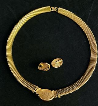 Vtg CHRISTIAN DIOR Set Choker Necklace & Clip On Earrings Gold Tone SIGNED K06 3