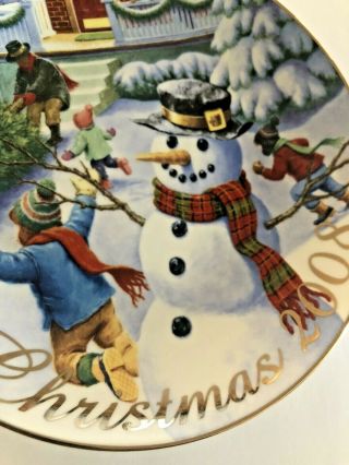 Avon Collector Christmas Plate 2008 Snowman “Winter Memories” 22k Gold Trimmed 2