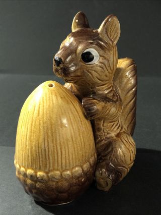Vintage Squirrel Hugging Acorn Nut Salt And Pepper Shakers Made In Japan