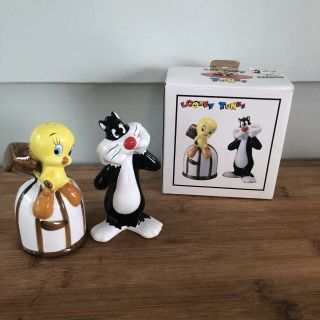 Vintage 1993 Looney Tunes Sylvester & Tweety Bird Salt & Pepper Shaker W/ Box