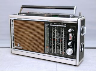 Grundig Satellit 1000 Vintage Radio Multi Band World Receiver Transistor Portabl
