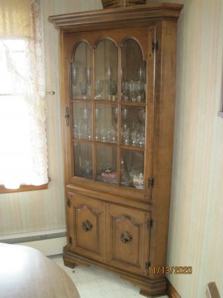 Corner Cupboard China Curio/cabinet Vintage Hard Maple