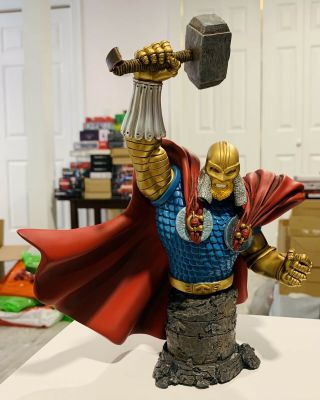 Bowen Desings Marvel Battle Armor Thor Mini - Bust 426/3000