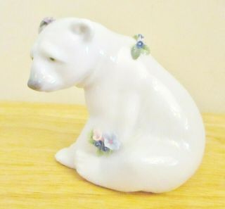Vintage Lladro 6356 Polar Bear Seated With Flowers,  1996,  White,  Gray Nose,  Spain