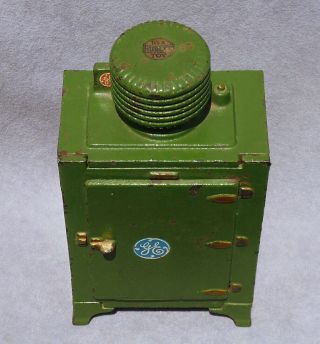 Hubley Vintage Refridgerator Cast Iron Toy Bank General Electric Advertising Old