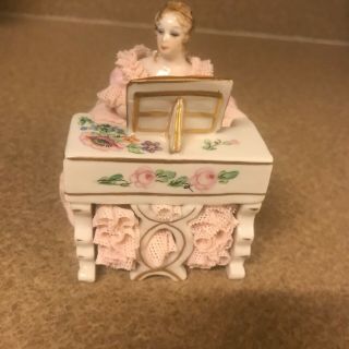 M.  Volkstedt Irish Dresden Porcelain Lace Lady Piano Rosemary Celtic Melody