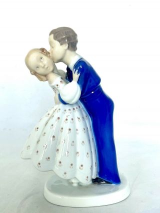 Vintage Bing & Grondahl B&g Copenhagen Porcelain Figurine Kissing Couple 2162