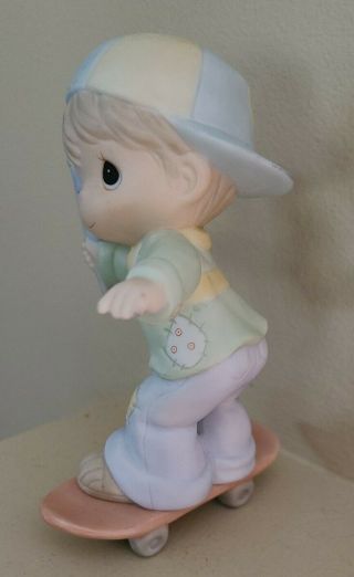 Precious Moments God ' s Speed Skateboard 1999 Members Only Figurine PM992 2