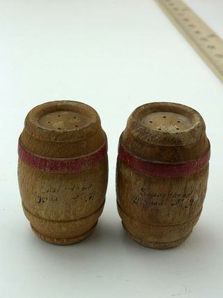 Vintage Wooden Wine Barrel Salt And Pepper Shaker Brown Hand Made 2.  5 " Tall