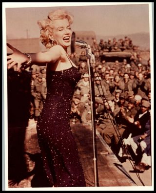 Marilyn Monroe Performing For Troops In Korea 1954 Vintage Photo 464