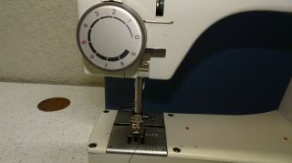 Elna Su 62c Sewing Machine w/ Case & foot pedal made in Switzerland vintage 3