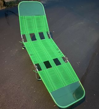 Vintage Folding Lawn Lounge Chair Beach Vinyl Tube Plastic Aluminum Neon Green