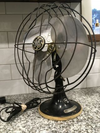 Vintage 10” Ge General Electric Oscillating Desk Fan Very Heavy