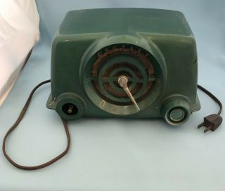 Vintage Crosley Tube Radio Model 11 - 102u “rare Green” Bakelite Circa.  1951