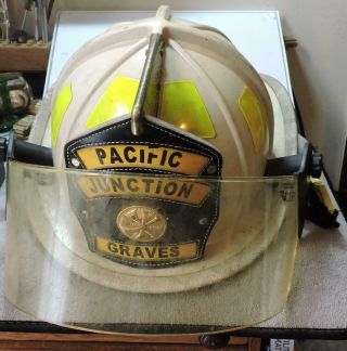Vintage White Cairns Fire Hemet 1044 Fsw Leather Badge Pacific Junction Iowa