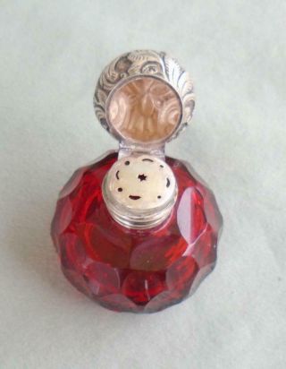 ANTIQUE RUBY CUT GLASS SCENT PERFUME BOTTLE WITH HINGED STERLING SILVER TOP 3