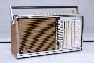 Grundig Luxus - Boy 210 Vintage Transistor Radio Multi Band World Receiver Silver