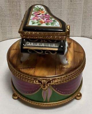 Rochard Peint Main Limoges France Hand Painted Piano On Stage Music Box Trinket