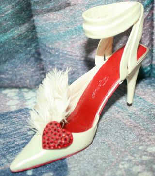 Raine - Just The Right Shoe - Hearts Aflutter Heel - Ankle Strap - Feathers - Red Stone - 03