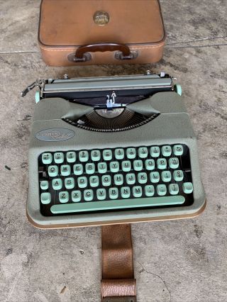Vintage 1958 Hermes Rocket Sea Foam Green Typewriter In Case