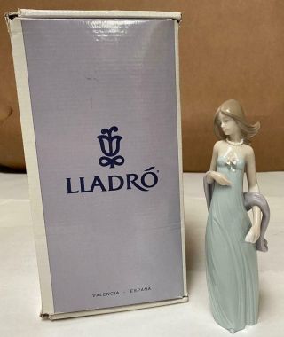 Lladro 05487 Vestido De Noche Ingenue Figurine D41 W