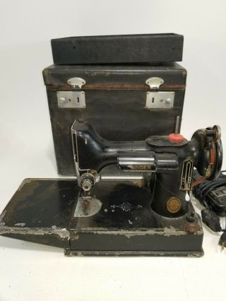 Vintage Singer Us Portable Electric Sewing Machine 3 - 120 W/plug,  Case (read)