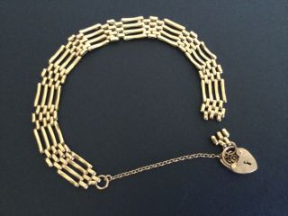 8.  7g Vintage Ladies 9ct Solid Gold Gate And Heart Padlock Bracelet.  London 1987