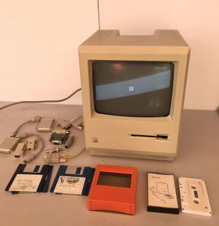Vintage Apple Macintosh 512k Computer Monitor Model M0001w