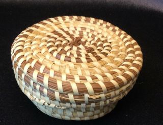 Vintage Charleston Sweetgrass Gullah Circular Basket With Lid,  5” Folk Art