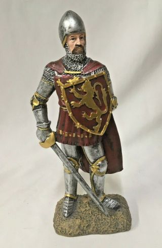 (crd) Standing Knight Figurine With Lion Rampant Shield And Tunic