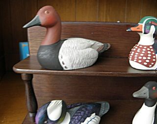Vtg.  1984 Complete Set of 6 AVON Collector Series Duck Series and Display Shelf 2