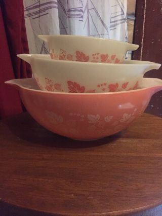 Vintage Set Of 3 Pink Pyrex Gooseberry Cinderella Nesting Bowls - 441,  443,  & 444