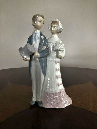 Lladro Bride & Groom - 4808 Wedding Cake Topper -