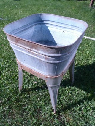 Vintage Galvanized Steel Single Wash Tub Planter,  Flower Pot.  Home Sink