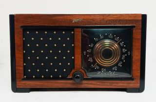 Old Antique Wood Zenith Vintage Tube Radio - Restored Art Deco Table Top