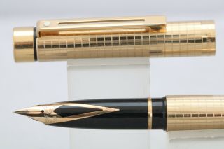 Vintage (c1976 - 79) Sheaffer Targa No.  1007 Chequered Gold Plated Fountain Pen 2