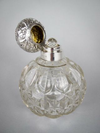 Large Sterling Silver & Cut Glass Scent Bottle By William Hutton & Sons,  1902.