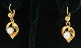 Vintage 14k Gold High Fashion 6.  6mm Pearl Flower Drop Lever Back Dangle Earrings