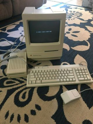 Vintage Apple Macintosh Classic Computer 1991 Keyboard,  Mouse,  Floppy Drive