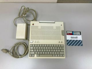 Apple Iic Model A2s4000 Personal Computer 2c Vintage