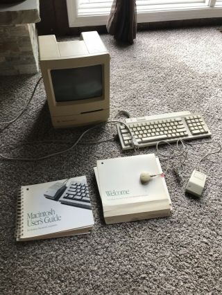 Vintage Apple Macintosh Classic Ii Computer (model M4150) Turns On Screens Dark
