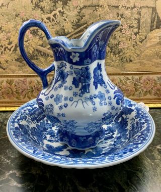 Vintage Porcelain Blue Willow Hand Wash Blue And White Bowl And Pitcher Vase Urn
