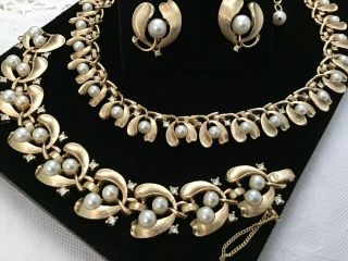 Trifari Set Pearl Rhinestone Necklace Bracelet Earrings Goldtone Vintage Leaves