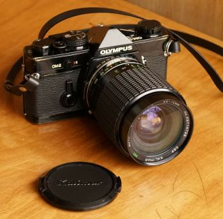 Vintage Olympus Om2 35mm Slr Camera W/ 50mm F1.  8 Lens,